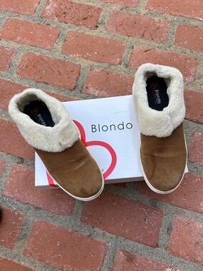 Blondo Tan Suede Slip-On Booties with Cream Faux-Shearling Collar WATERPROOF
